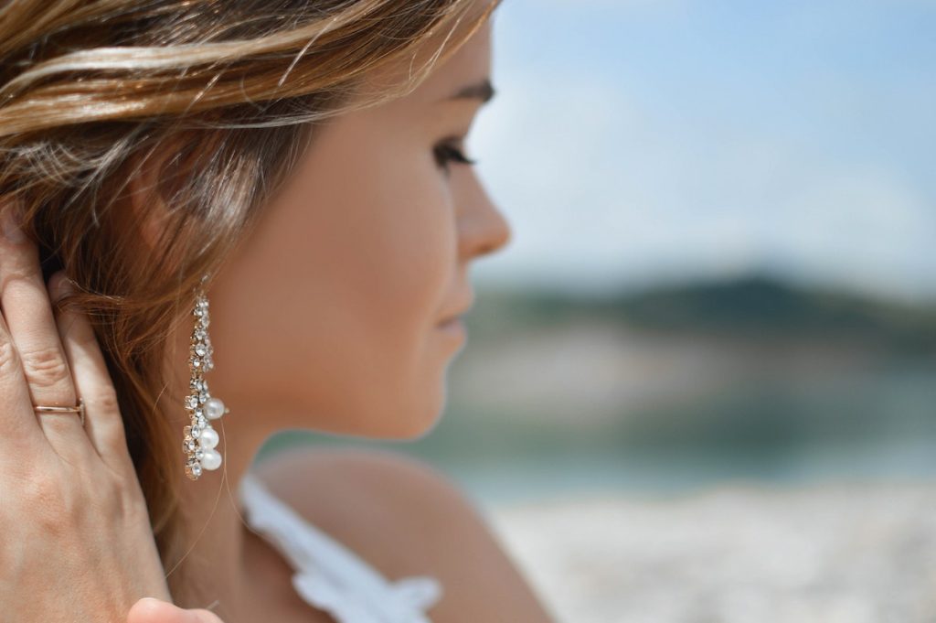 Consider These Factors When Selecting Wedding Jewelry