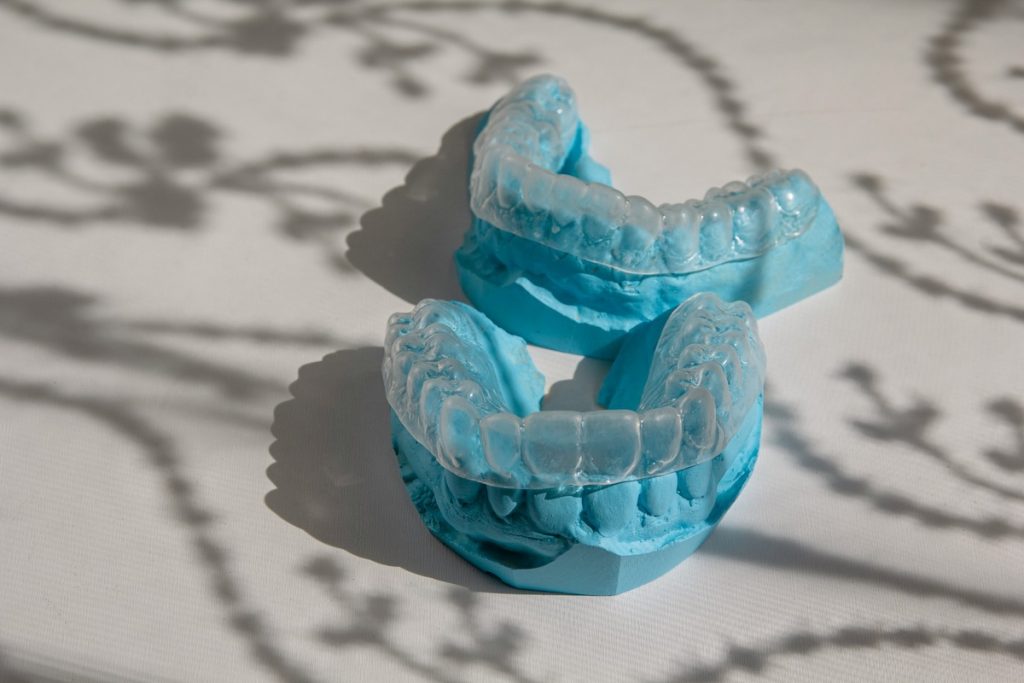 6 Signs that You May Need to Consider Getting Invisalign Treatment