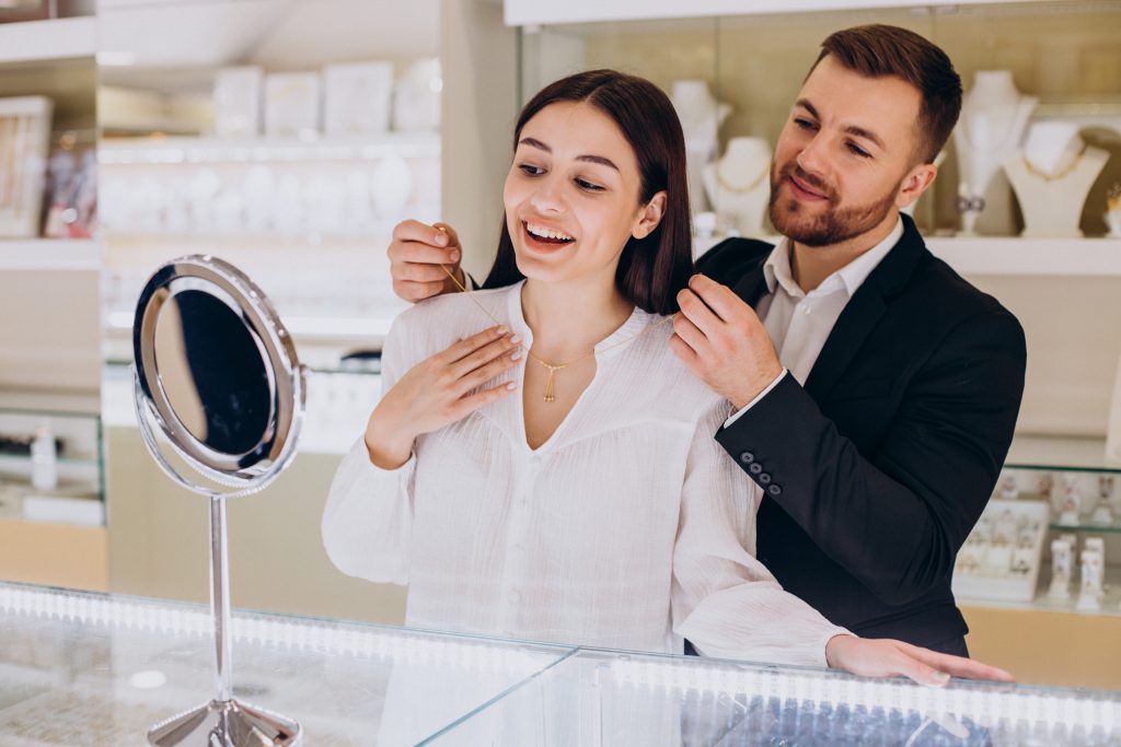 The Dos and Donts of Buying Jewelry for Your Loved One