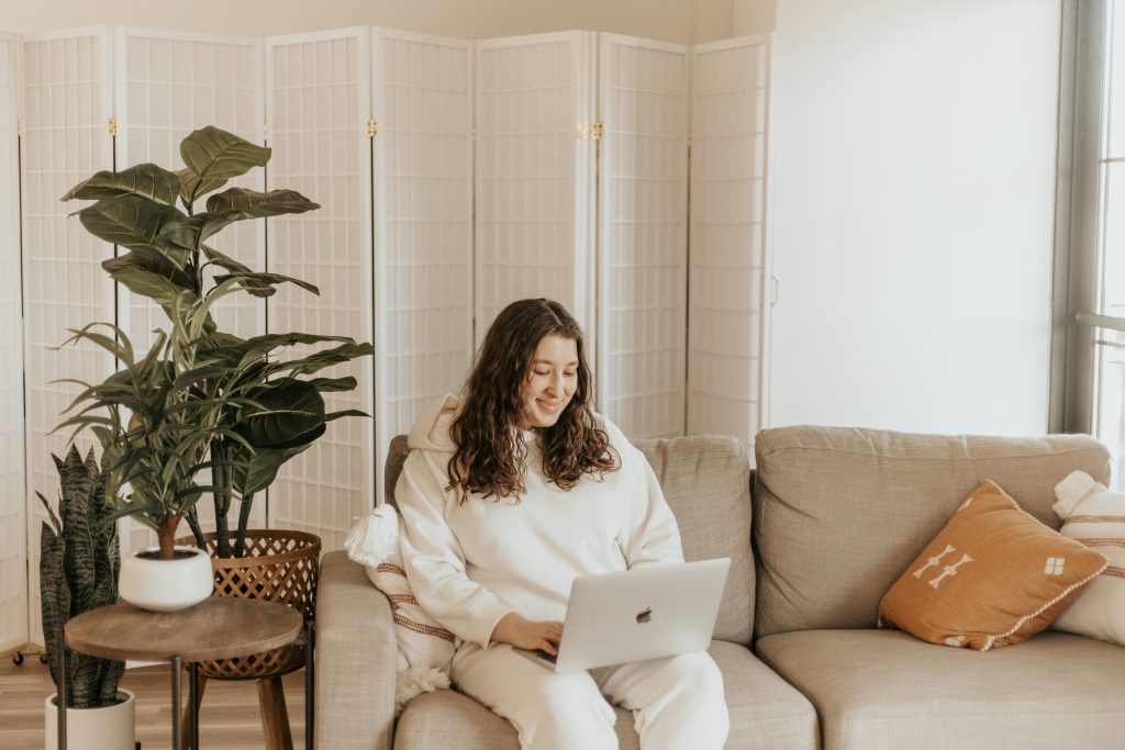 Why Reliable Internet Is the Foundation of a Comfortable, Connected Home Life madrona rose RFSa7xRlvls unsplash