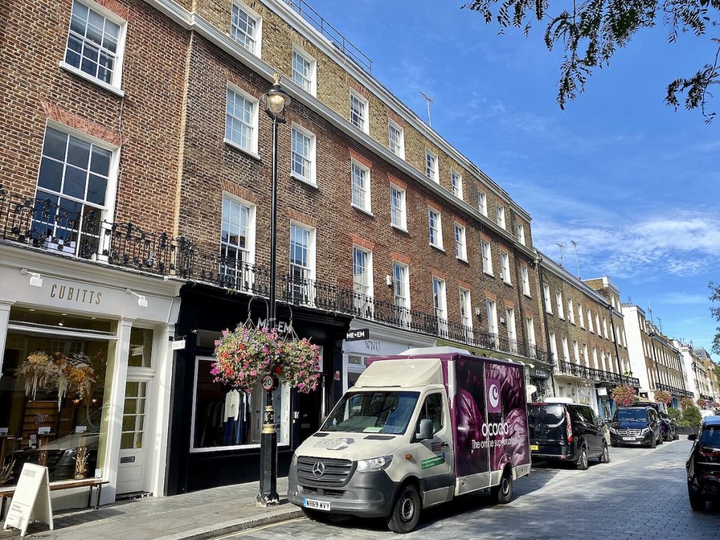 14 Famous Streets in London You Shouldnt Miss Elizabeth Street Belgravia