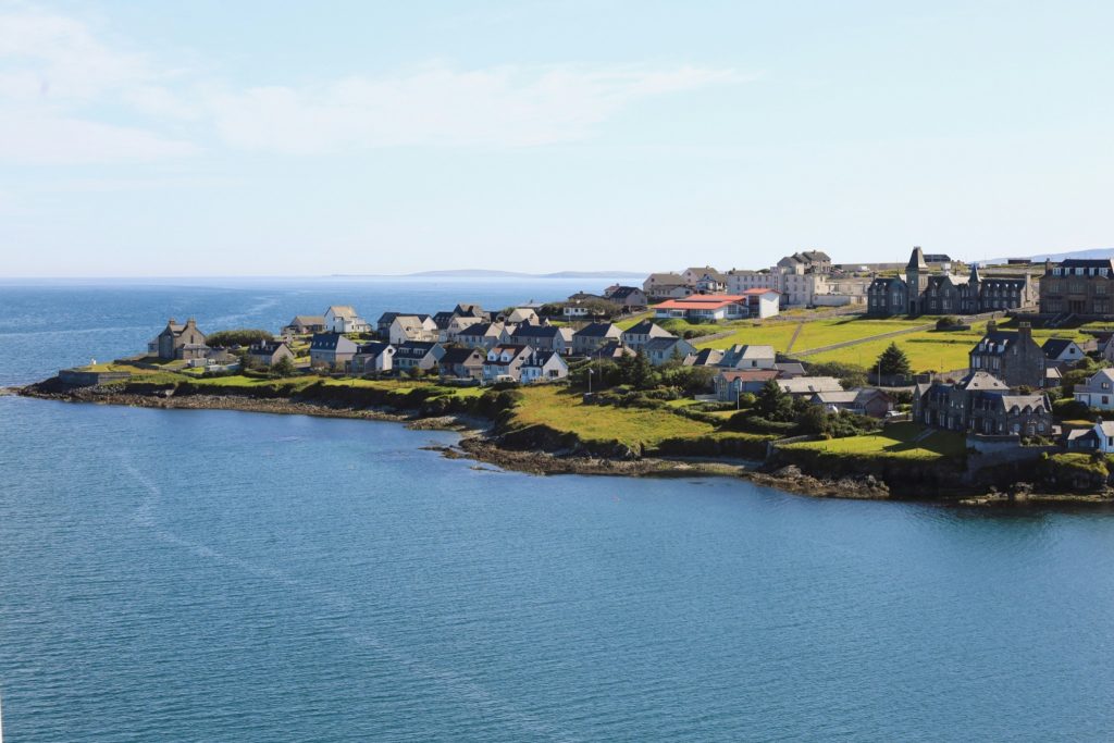 Emerald Valleys of Wicklow and the Salt-Sprayed Cliffs of Moher: Irish Coastal Trails image 2